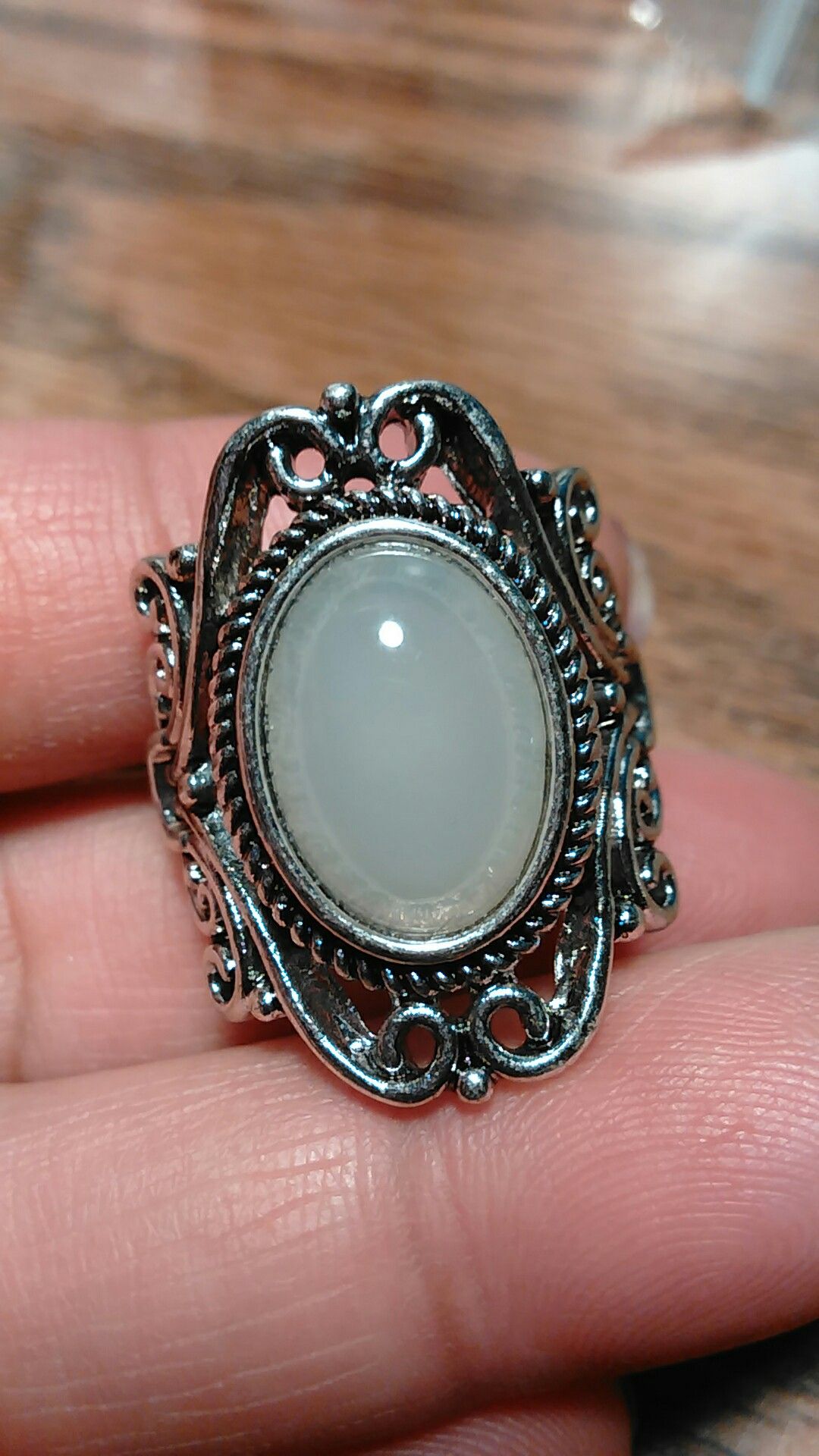 Very Attractive Ladies Unique Design Moonstone Ring, size 8,π