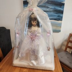 NEW Beautiful Princess Doll 24"-Was Quincenera Gift (SE San Diego)