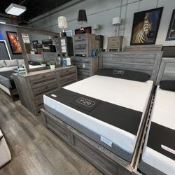 4pc Gray Queen Sized Bed Set