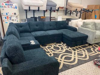 New Chenille Sleeper Sectional Couch with USB Console and Cup Holders! Free Delivery 🚚!