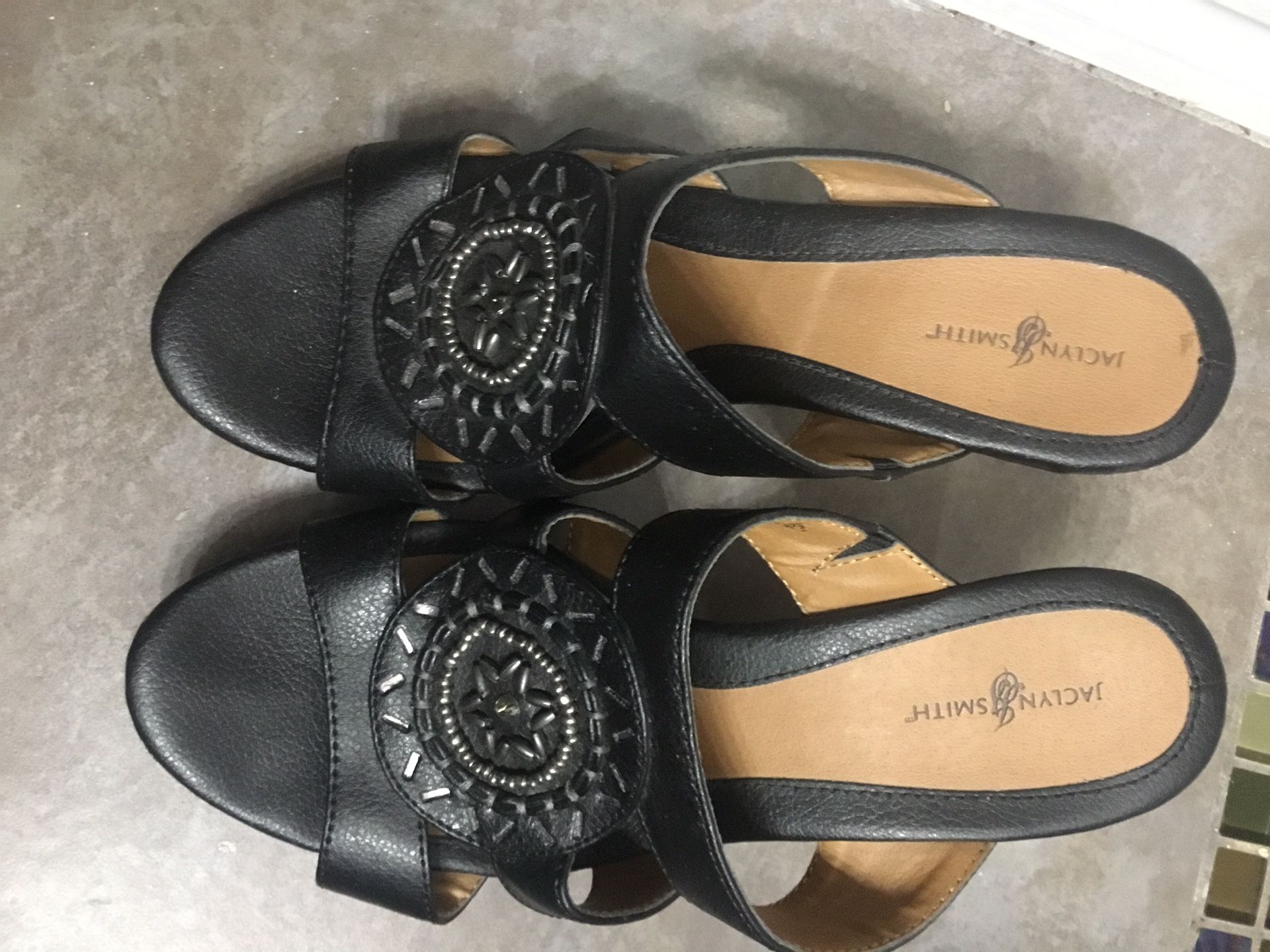 New Sz 8.5 Wedge Sandals