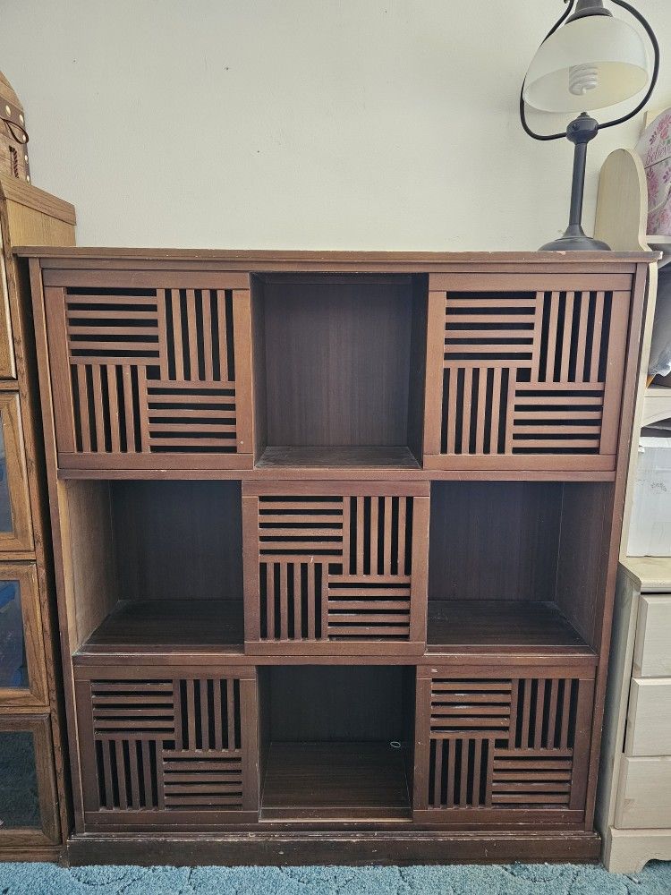 Square cubby shelving with doors