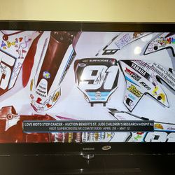 Flatscreen Tv Size: 60inch 