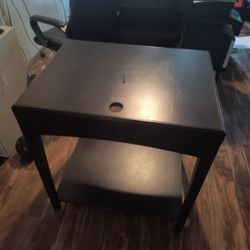 28w X  22d X 32h" Desk