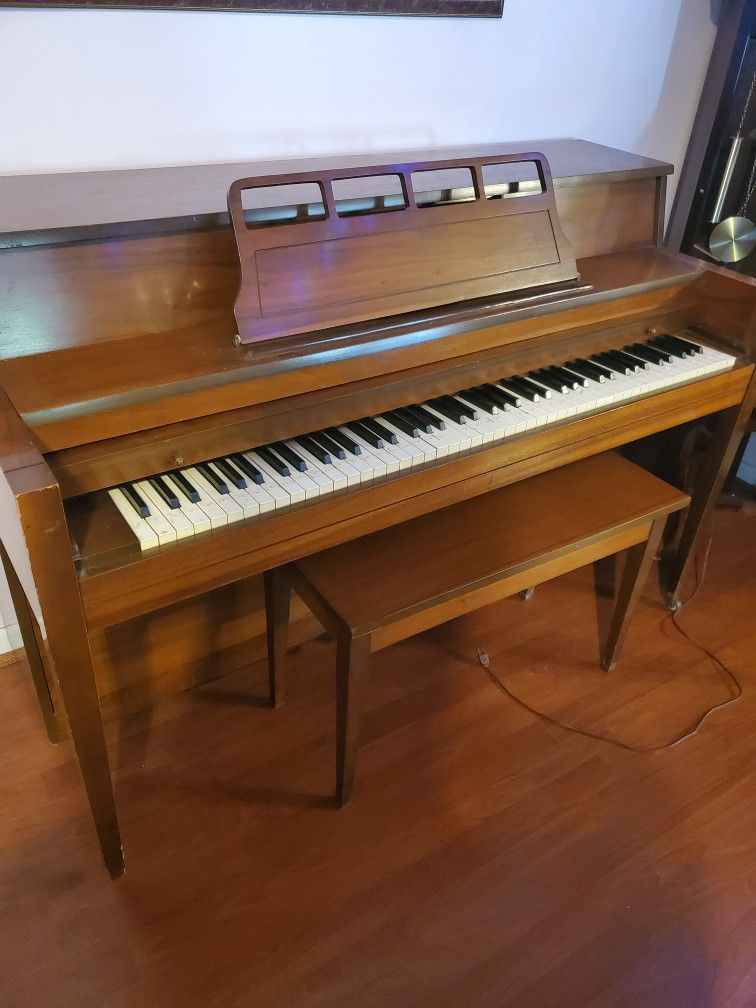 Free Piano