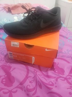 Nikes shoes size 8.5