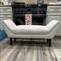 Beautiful Light Gray Soft Bench With Nail Button Detail 