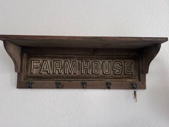 Farmhouse Shelf/Key Rack
