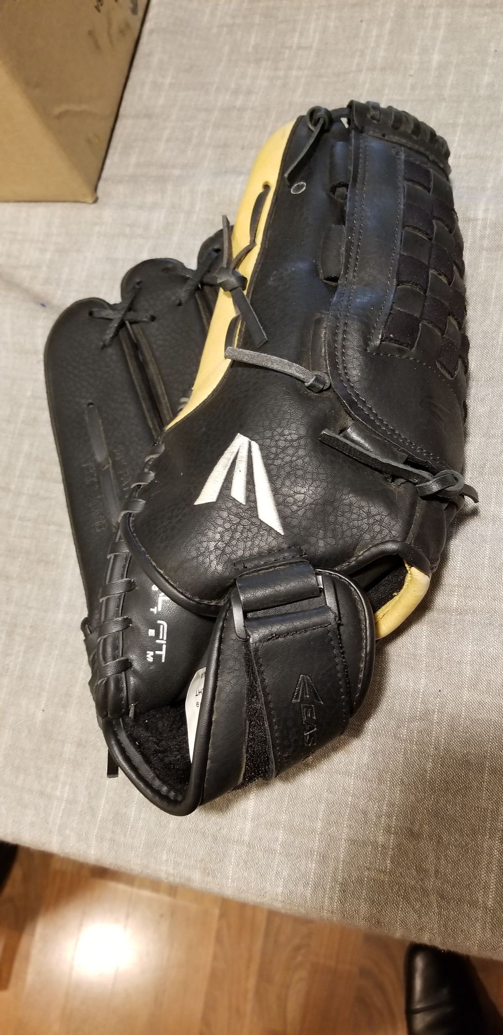 14" Easton lefty baseball softball glove