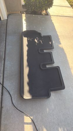 Tesla S backs floor protector