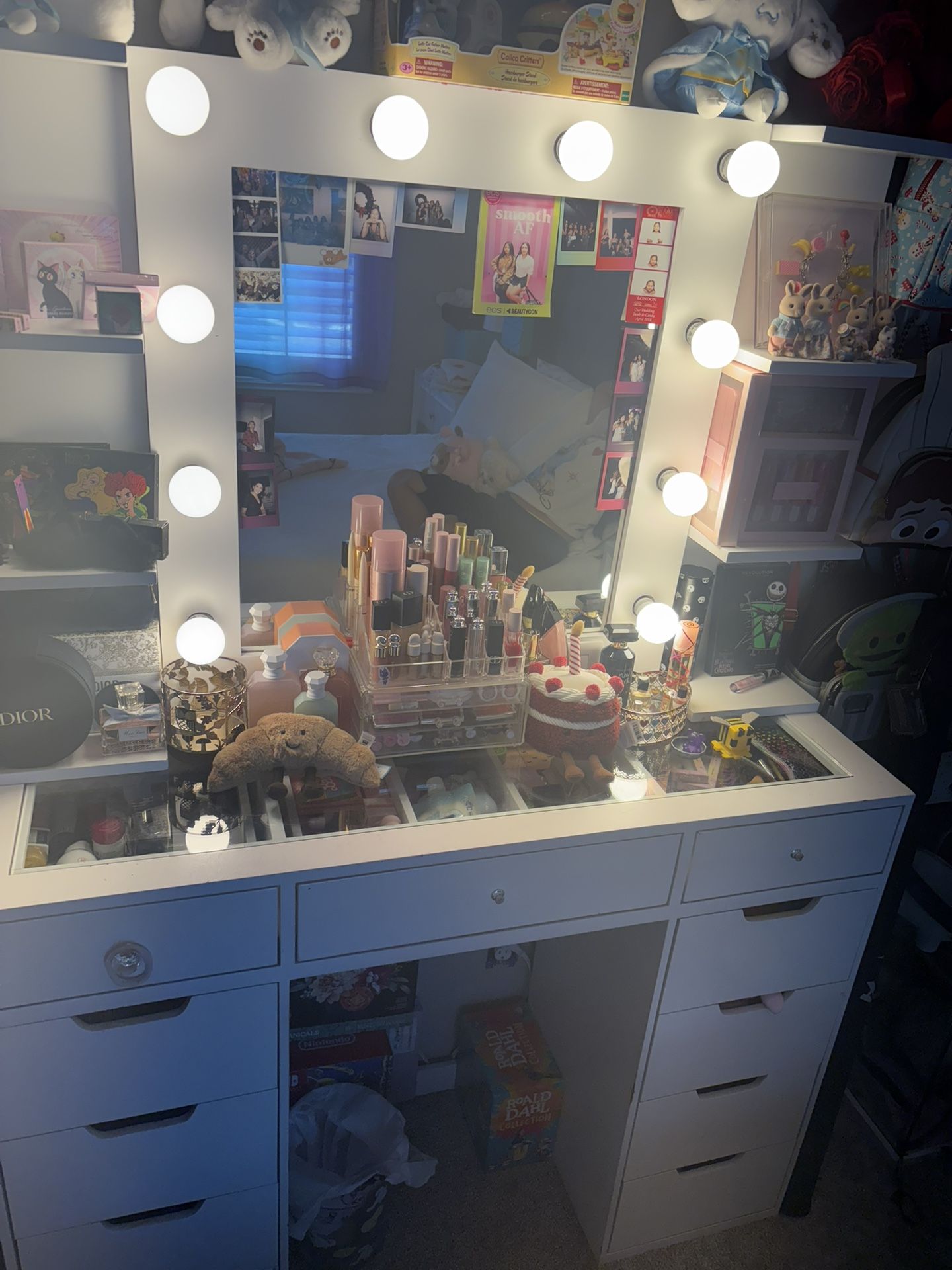 Make up vanity