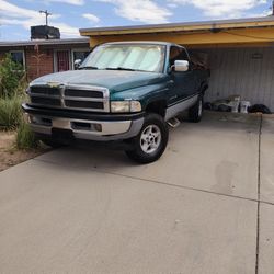 Ram 1500 V8 4x4  1997