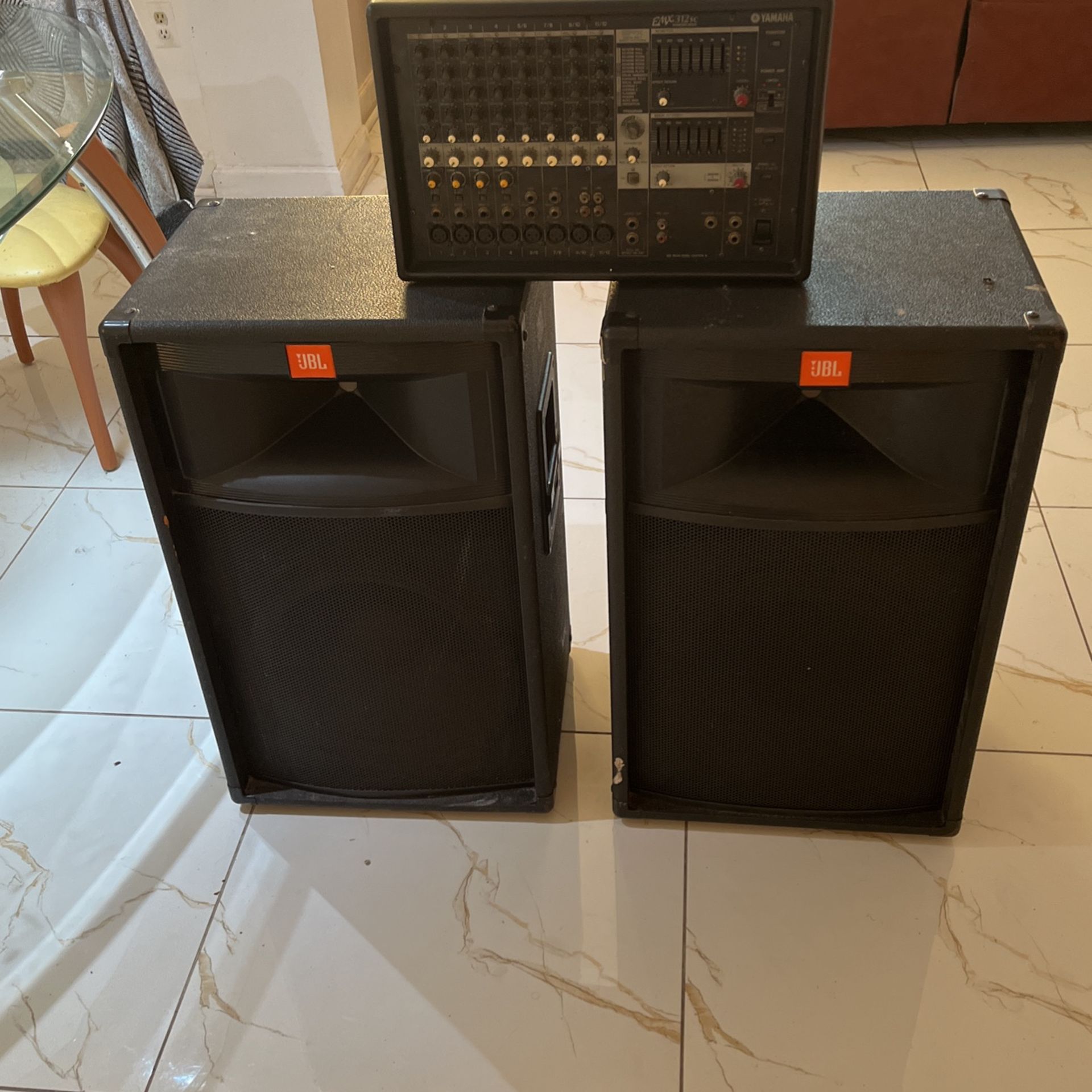 Yamaha Emx Power Mixed With Jbl Speakers 