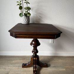 TASTEFUL accent table - pedestal base - solid wood - delivery available