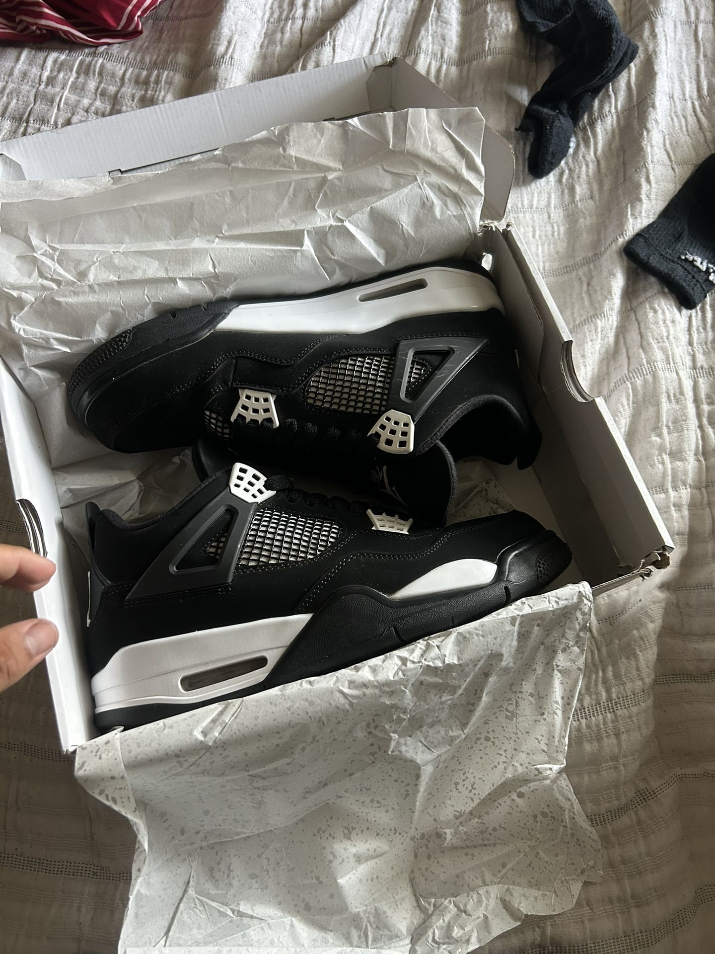 Jordan 4 Thunders