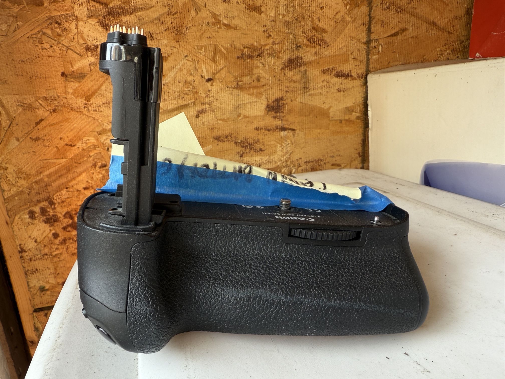 Canon Battery Grip With Batteries And Charger
