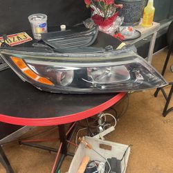 2013 Kia optima passenger headlight