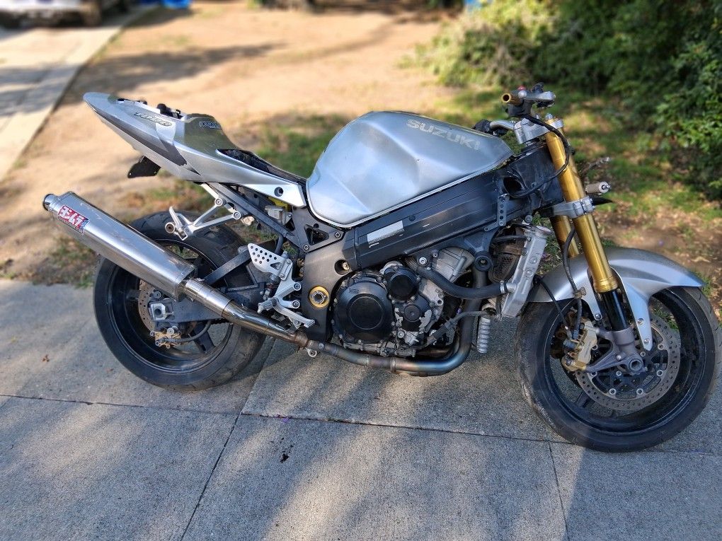 03 suzuki g s x r 1000.