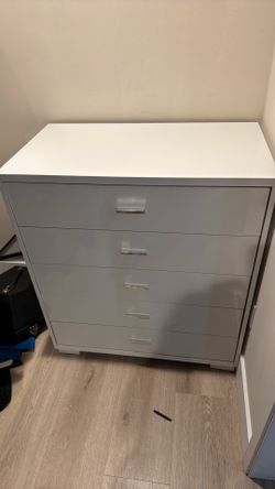Dresser pick up wed 13th