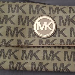 MICHAEL KORS BROWN AND TAN PURSE