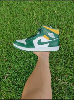 Jordan 1 Mid Noble Green