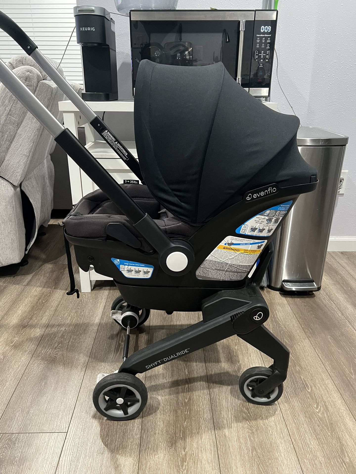 Evenflo Dualshyft Car Seat / Stroller