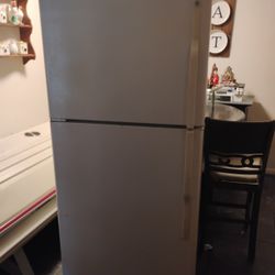 GE Refrigerator And Freezer 