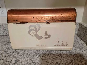 Vintage Ransburg Rooster chicken cottage core shabby Chic foil towel dispenser box copper lid
