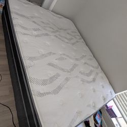 Queen Mattress And Queen Foundation 
