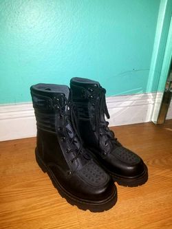 Roadkrome motorcycle boots.. Size 8 womens.. Like new!