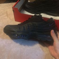 NIKE AIRMAX SIZE 10.5 BRAND NEW