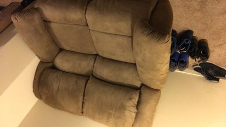 RECLINER COUCH AND RECLINER LOVE SEAT