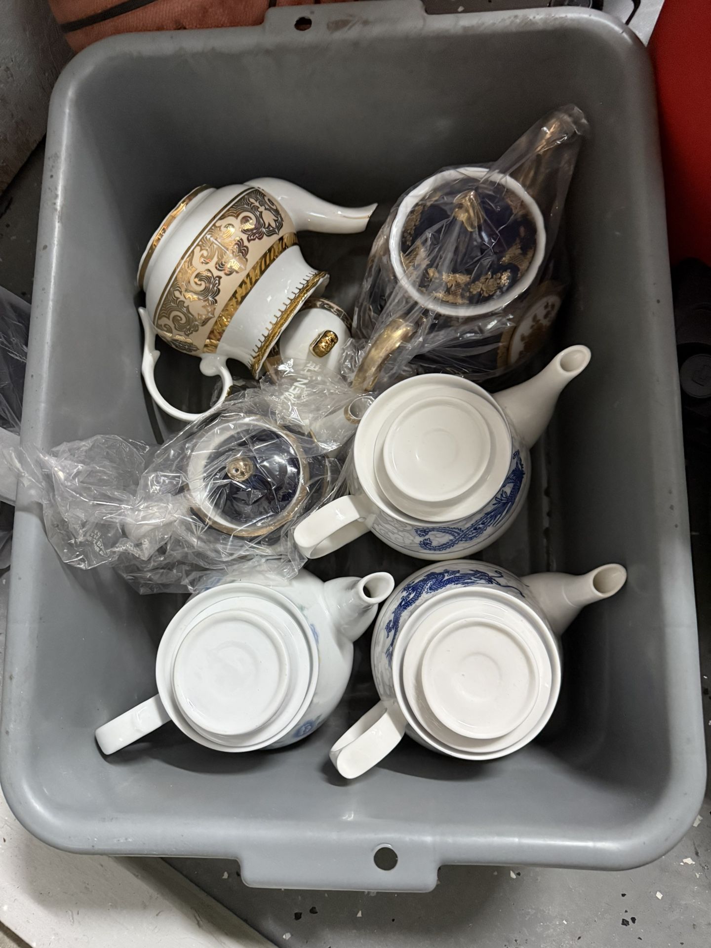 Selling Teapots