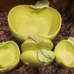 Salad Bowl Set (Apple Shape)
