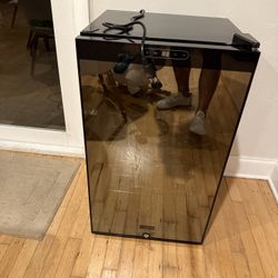 Schmecke 34 Bottle Compressor Wine Cooler Refrigerator w/Lock |