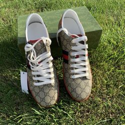 💙GUCCI TENNIS SHOES❤️