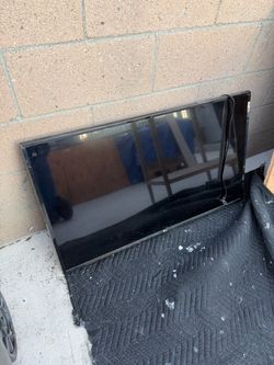 LG Flat Screen TV 43”