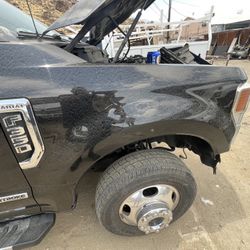 2020 F350 Right Fender 