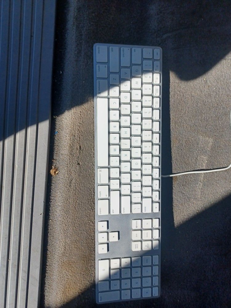 Apple Computer Keyboard for Sale in Fresno, CA OfferUp