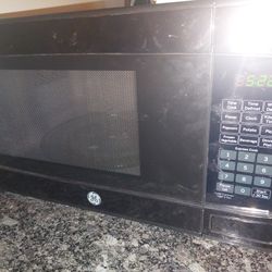 1.1 CU Ft. GE Microwave