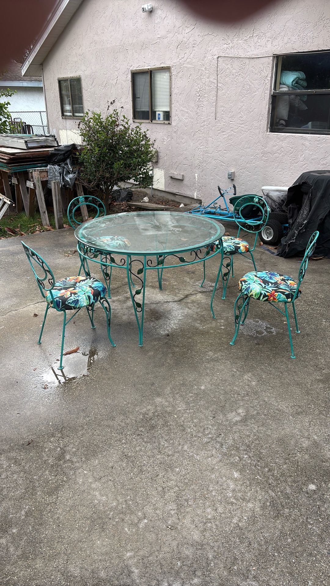1930s Pattern Table With Four Chairs