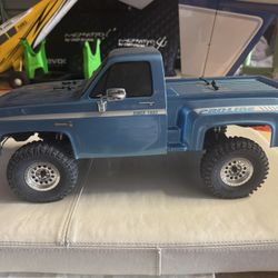 Axial 1/10 SCX10 III Pro-Line 1982 Chevy K10 4WD Rock Crawler Brushed RTR