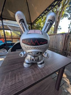 2008 Kidrobot 8" Robodunny