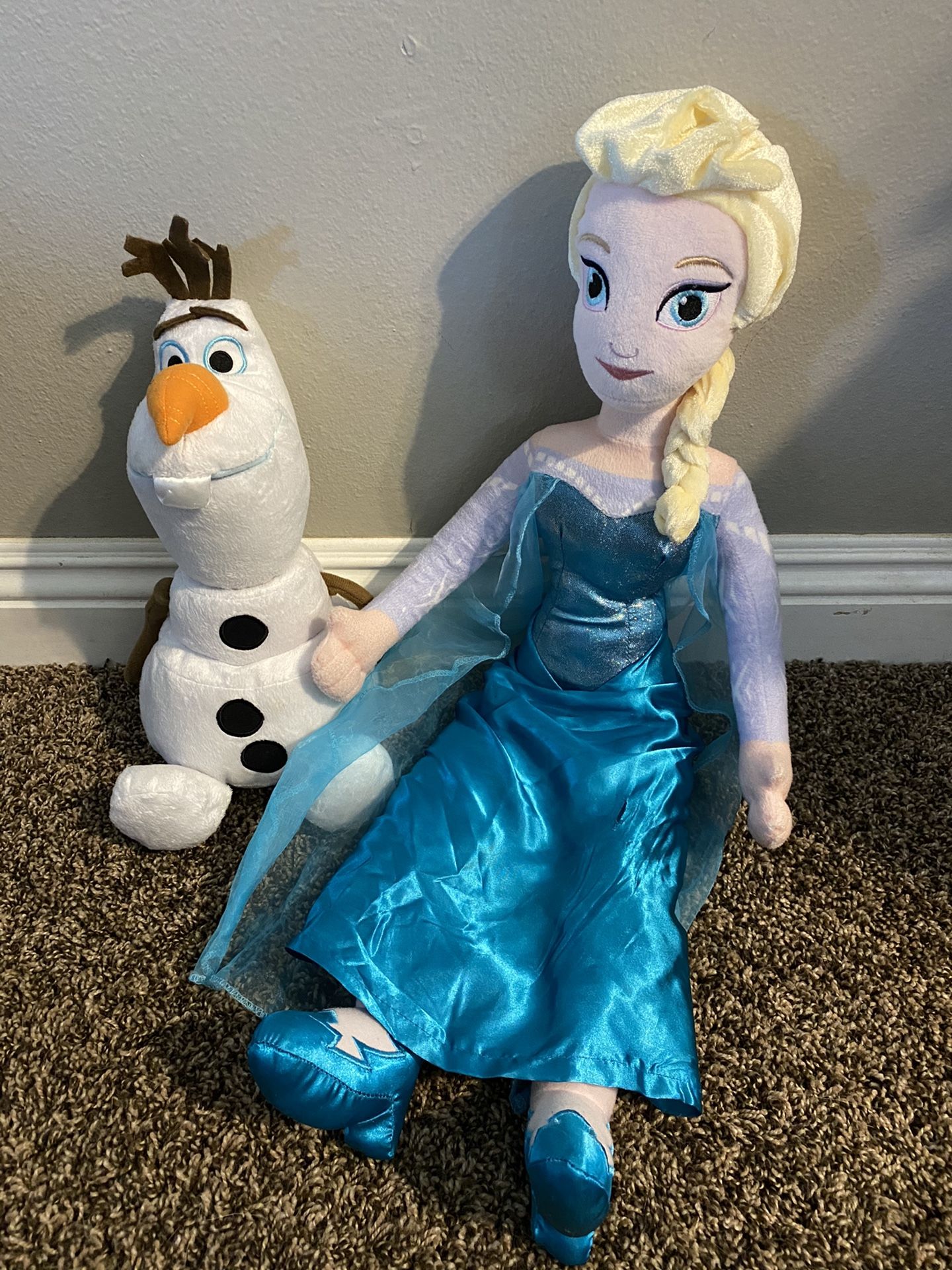 Frozen Elsa and Olaf Stuffed Animal Doll Toys