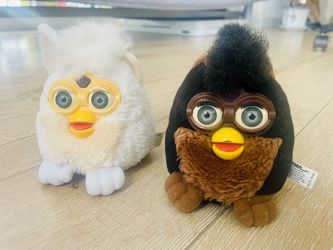 -Collectible 1999 Furby Buddies Plush.