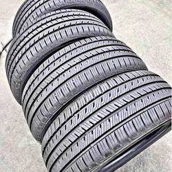 VENDO SET DE 4 LLANTAS 215/55R16 MICHELIN