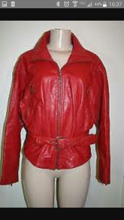 Avanti leather jacket Chamarra de piel roja.