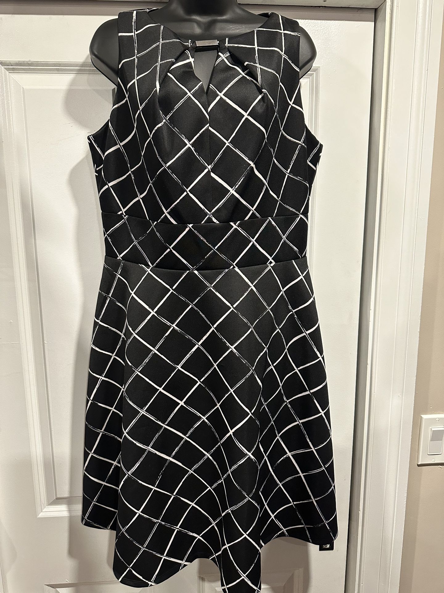 Chic Liz Claiborne Geometric Print Dress - Size 14