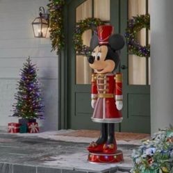 5 ft. LED Holiday Minnie Mouse Nutcracker Holiday Yard Decoration Y48