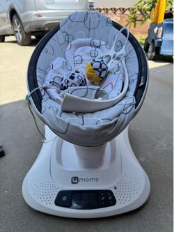 4 Moms Rockaroo infant swing